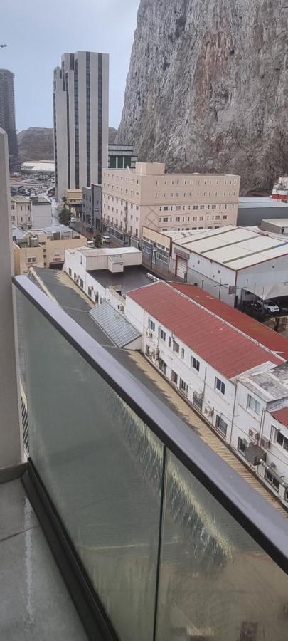 The Hub Gibraltar公寓 外观 照片